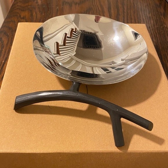 Michael Aram Round Pod Nut Dish - Picture 2 of 6